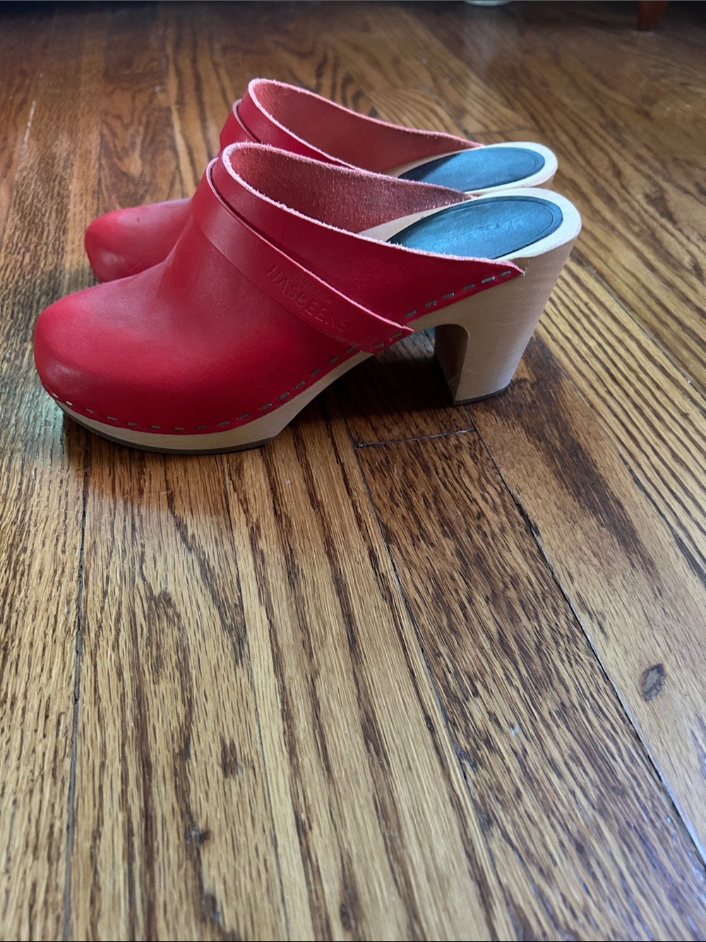 Swedish Hasbeens Red Leather Clogs Mules - Picture 2 of 7